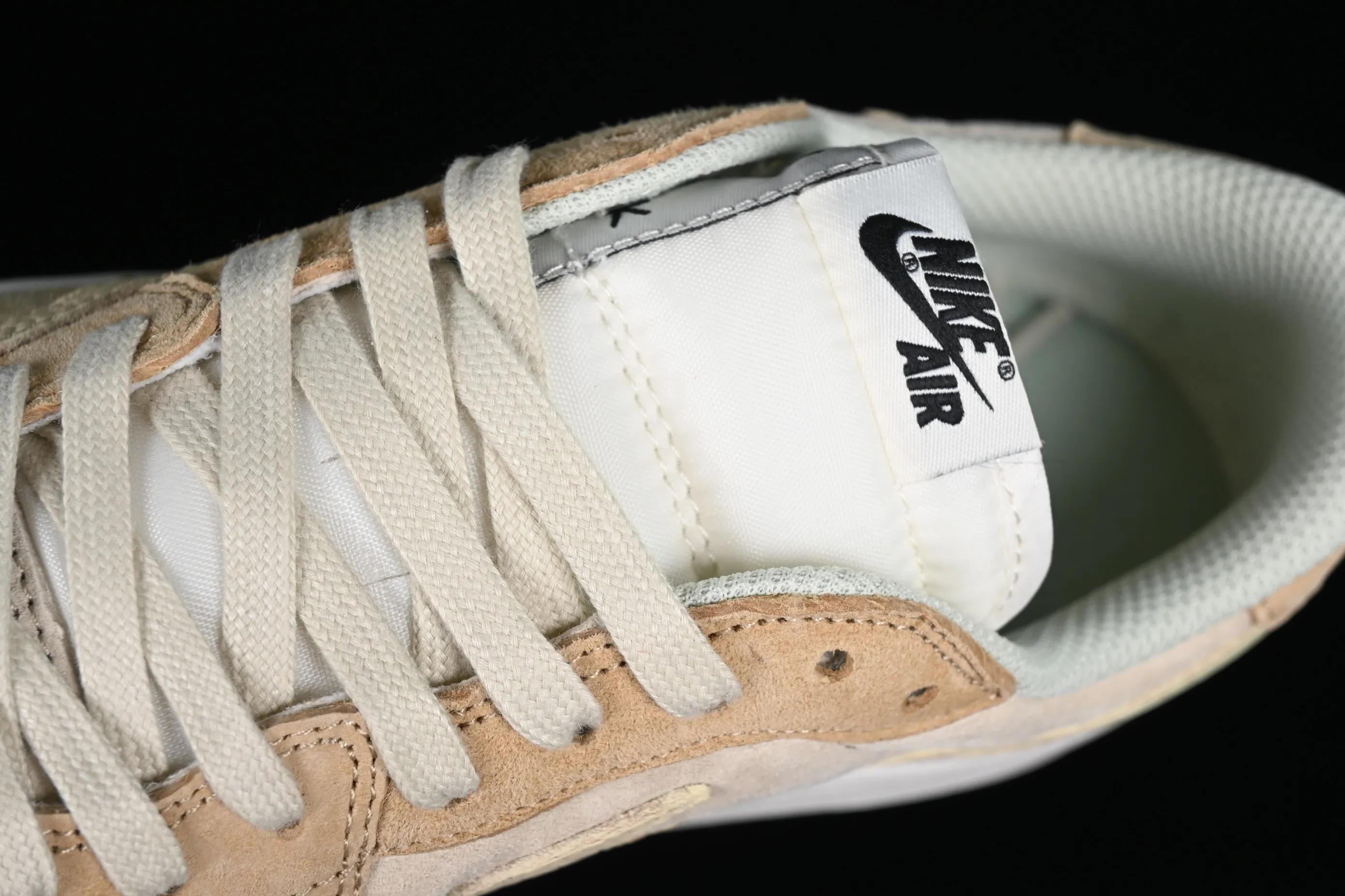 All Categories Air Jordan Jordan Series Basketball Shoes Air Jordan 1 Low Travis Scott x Air Jordan 1 Low OG AJ1 Joe 1 Reversed Overhook Joint Style Casual Sports Basketball Shoes DM7866-688